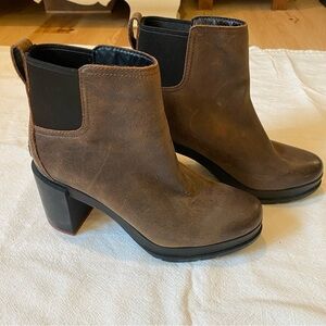 NWOB Sorel Brown Leather Heeled Blake Bootie Chelsea  Women’s size 9.5